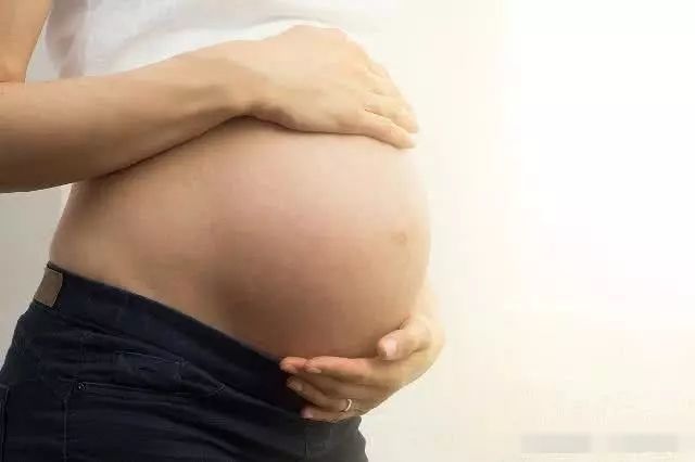 孕37周后，聪明的孕妇会做好这3件事，分娩时更顺利一些！