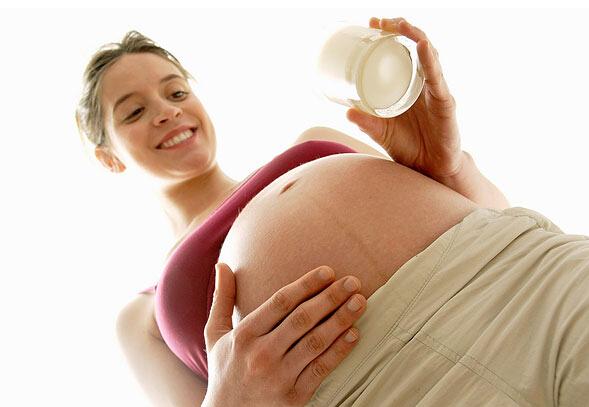 提醒：孕妈咪喝水要注意什么？
