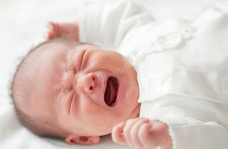 宝宝腹胀七个原则巧护理！